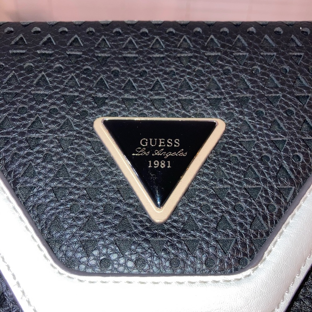 Guess Purse - Picture 6 of 14